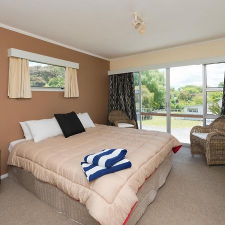 Waitangi Beach House ภายนอก รูปภาพ