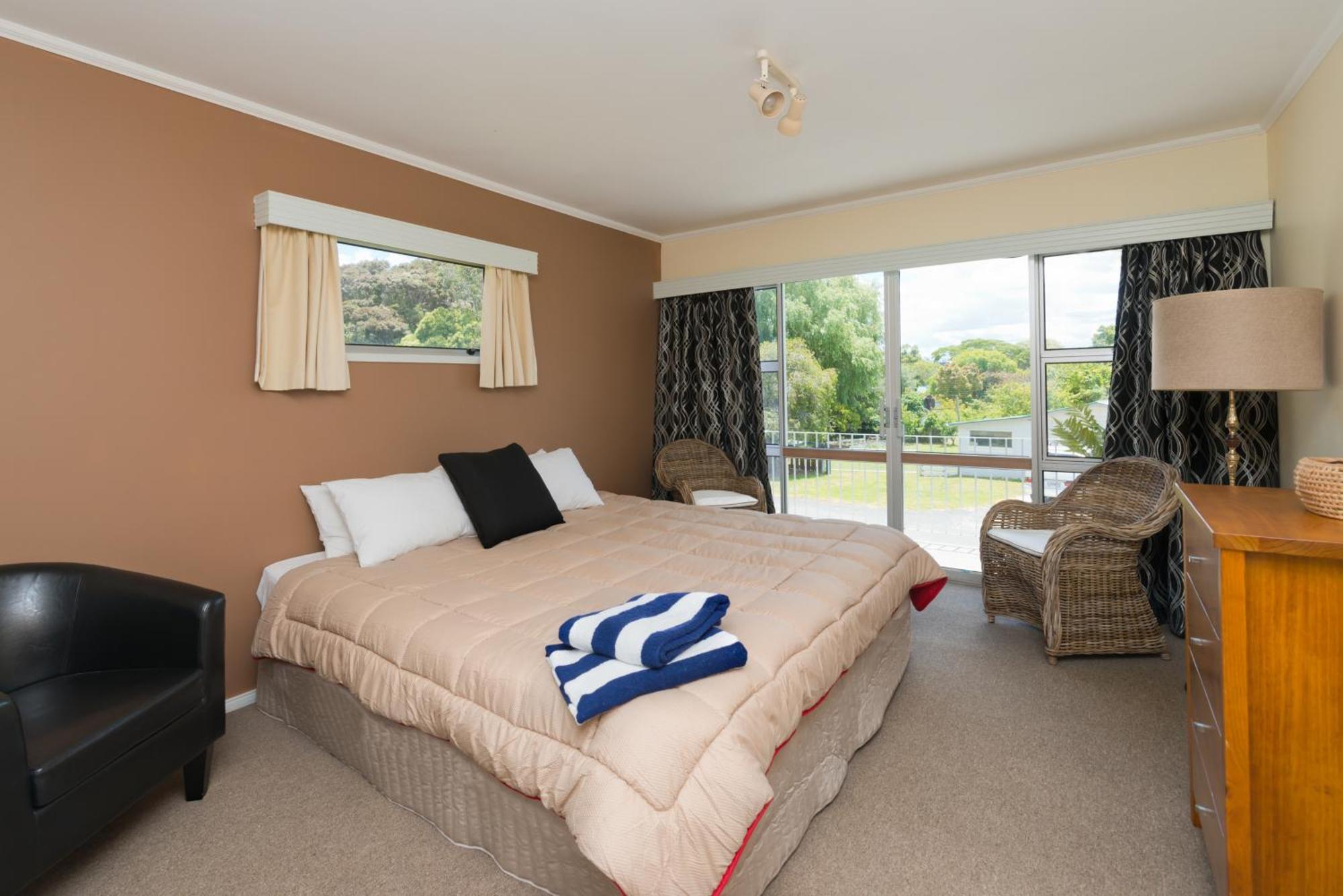 Waitangi Beach House ภายนอก รูปภาพ